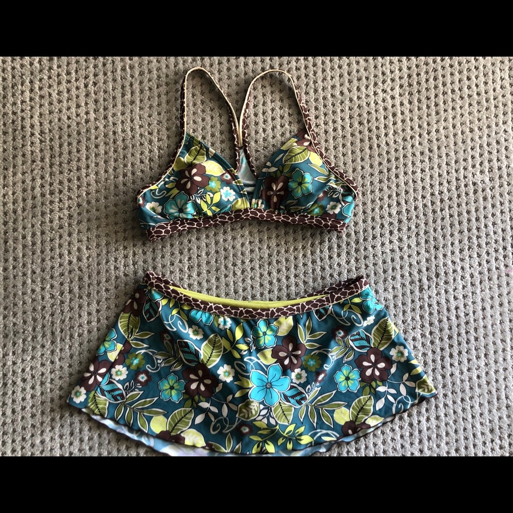 Women’s Athleta Swim Skirt and athletic bikini top
